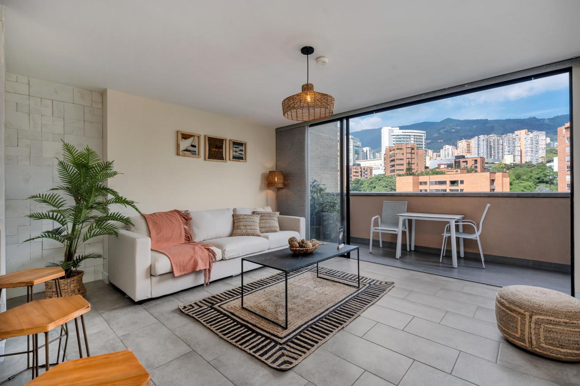 Apartamentos Go Living & Suites By Housy Host เมเดยิน ภายนอก รูปภาพ